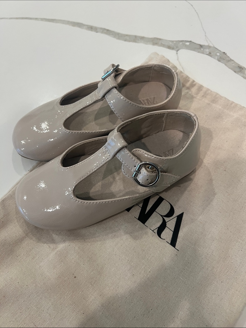 Zara Girls Patent T-Strap Mary Jane Shoes in Light Taupe